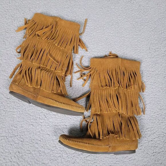 Minnetonka Boots Womens 6 Brown 3 Layer Fringe Western Boho Festival Moccassin - Picture 2 of 4